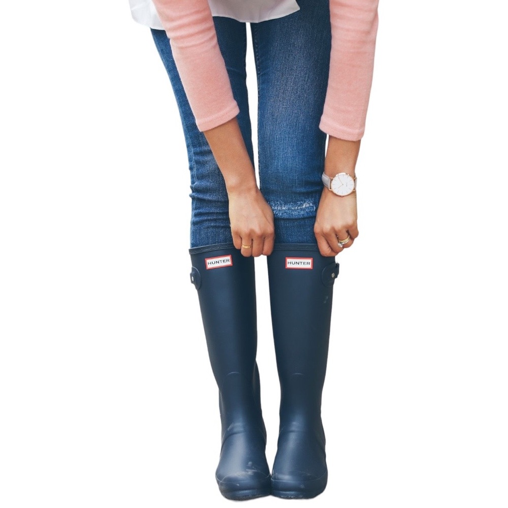Hunter Navy Rainboots - women size 8 - used has some watermarks